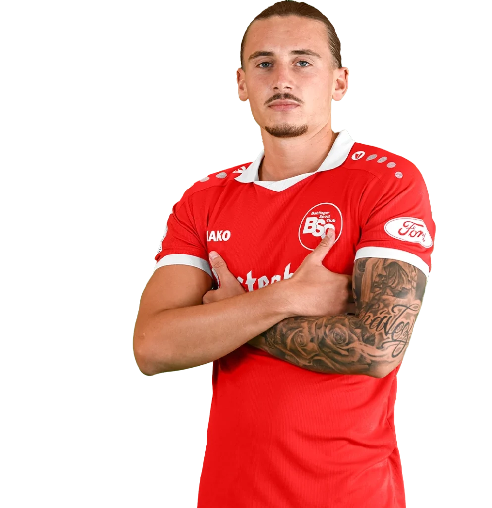 Porträtfoto von Davino Knappe im Trikot des Bahlinger SC