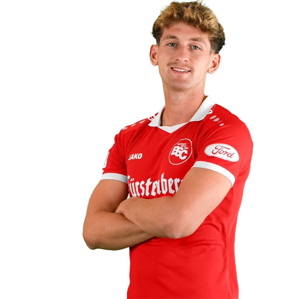 Porträtfoto von Holger Bux im Trikot des Bahlinger SC