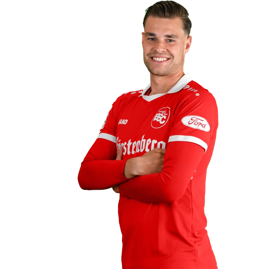 Porträtfoto von Luca Köbele im Trikot des Bahlinger SC