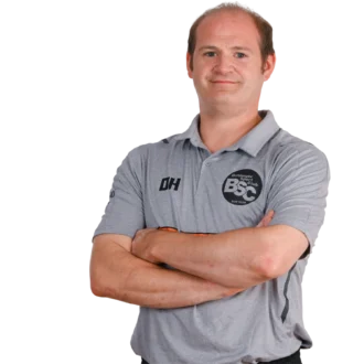 Jugendtrainer Dominik Heitzmann im offiziellen BSC Shirt