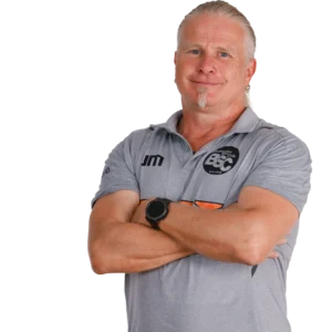 Jugendtrainer Jens Matuschek im offiziellen BSC Shirt