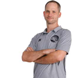 Jugendtrainer Jochen Kaiser im offiziellen BSC Shirt