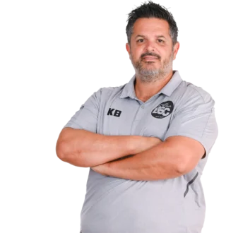 Jugendtrainer Kai Bumann im offiziellen BSC Shirt