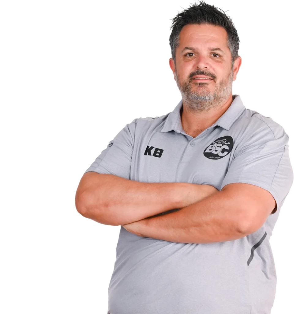 Jugendtrainer Kai Bumann im offiziellen BSC Shirt