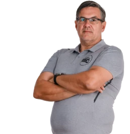 Jugendtrainer Manfred Obert im offiziellen BSC Shirt