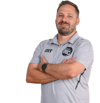 Jugendtrainer Marc Tranzer im offiziellen BSC Shirt