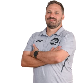 Jugendtrainer Marc Tranzer im offiziellen BSC Shirt