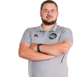 Jugendtrainer Nico Leber im offiziellen BSC Shirt