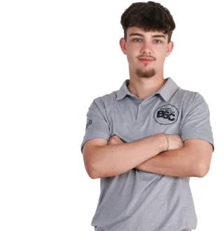 Jugendtrainer Noah Hamschmidt im offiziellen BSC Shirt