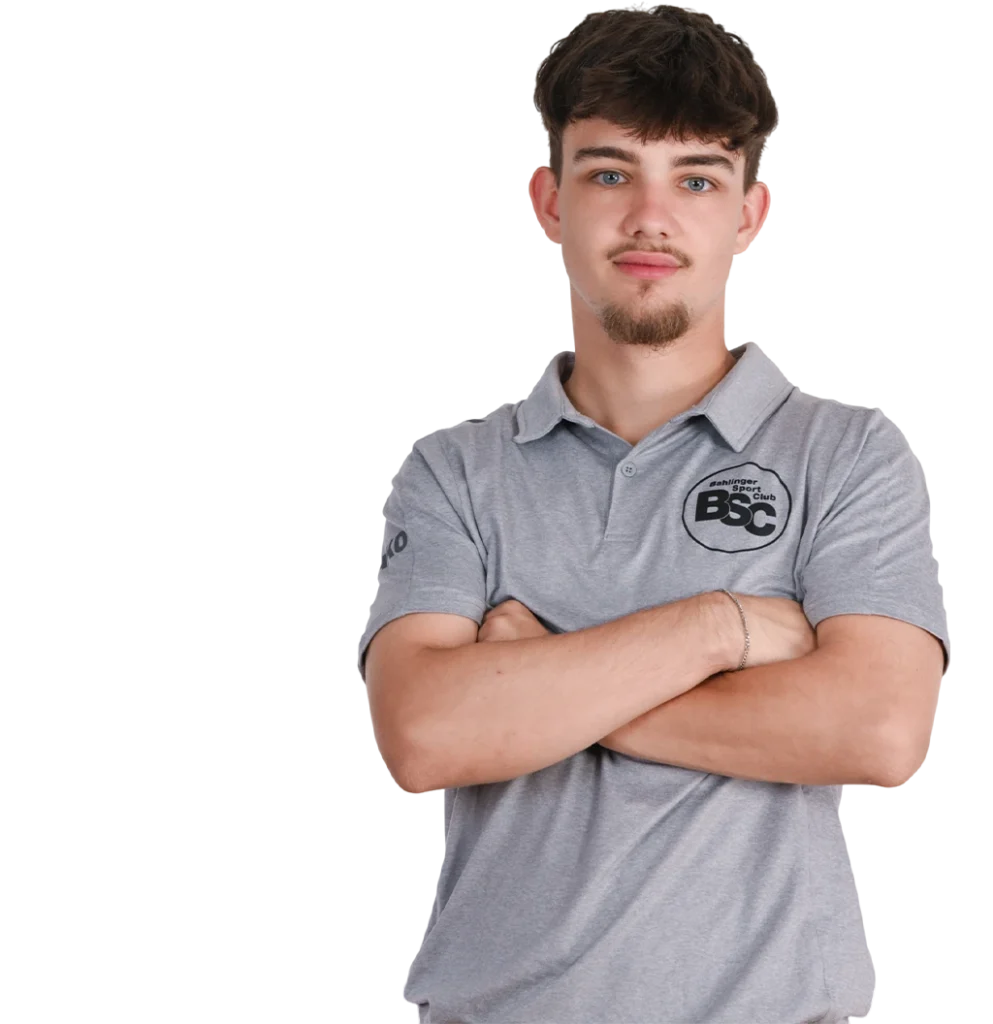 Jugendtrainer Noah Hamschmidt im offiziellen BSC Shirt