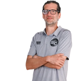 Jugendtrainer Ralf Müller im offiziellen BSC Shirt