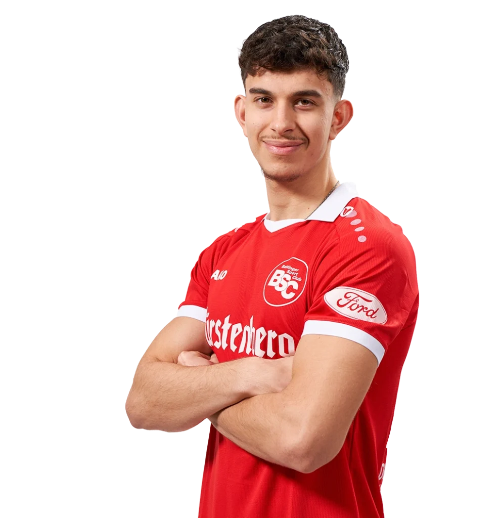 Porträtfoto von Edis Redzic im Trikot des Bahlinger SC