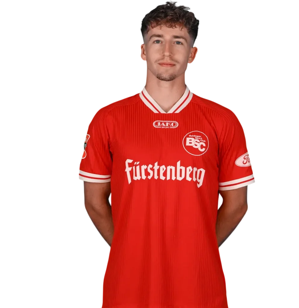 Portraitfoto von Alex Echner im Trikot des Bahlinger SC