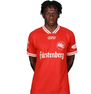 Portraitfoto von Ashley Ketterer im Trikot des Bahlinger SC