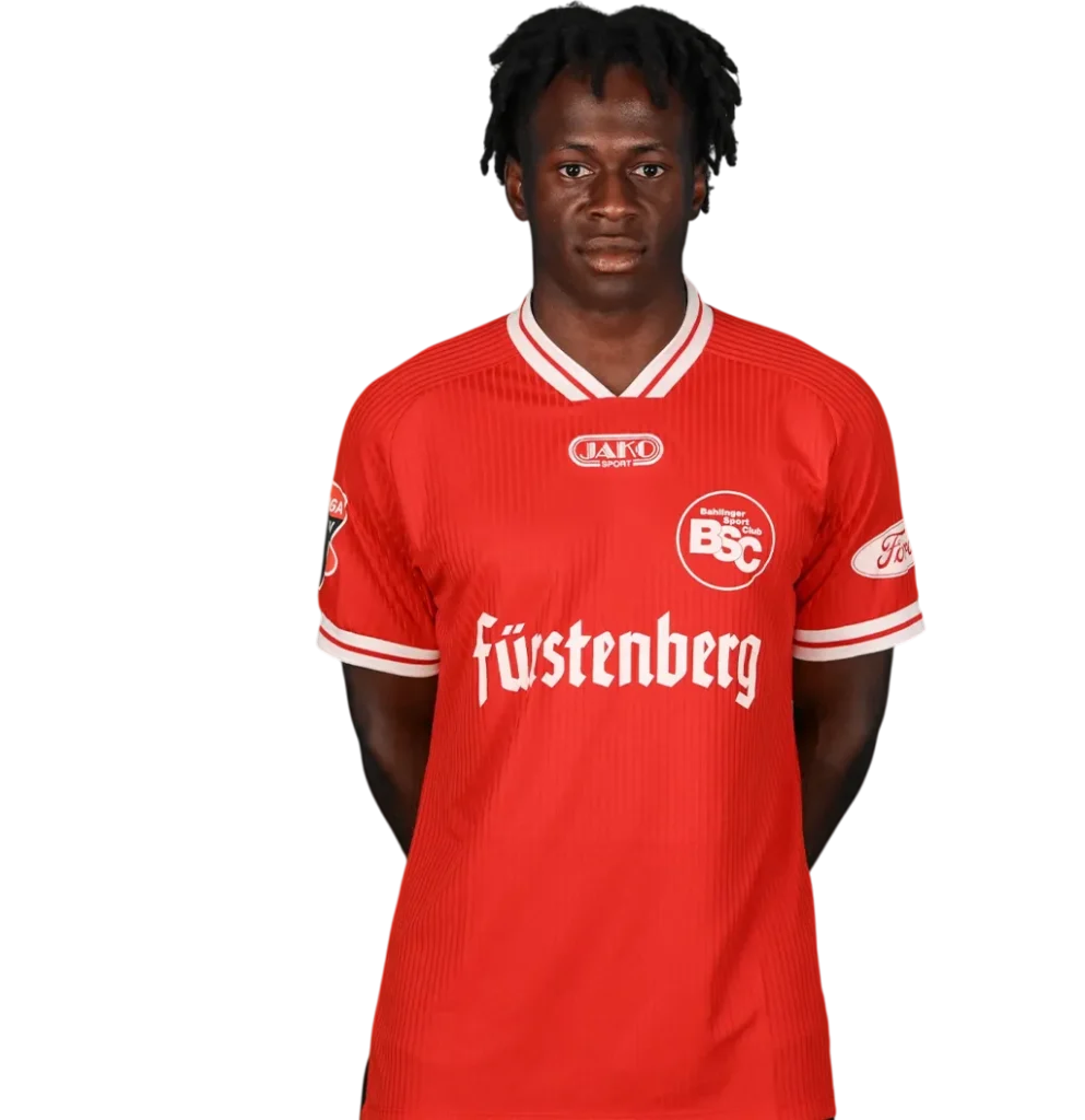 Portraitfoto von Ashley Ketterer im Trikot des Bahlinger SC