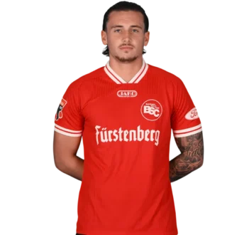 Portraitfoto von Davino Knappe im Trikot des Bahlinger SC
