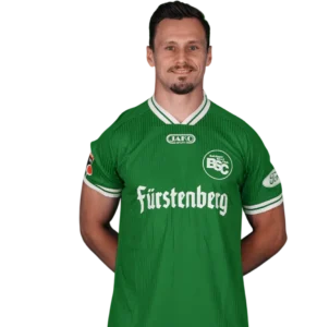 Portraitfoto von Dennis Klose im Trikot des Bahlinger SC