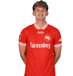 Portraitfoto von Holger Bux im Trikot des Bahlinger SC