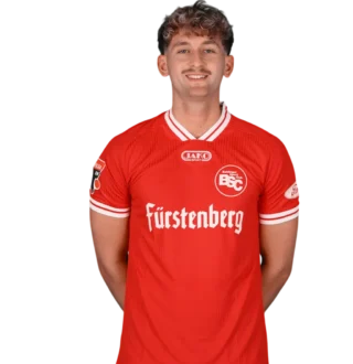 Portraitfoto von Holger Bux im Trikot des Bahlinger SC