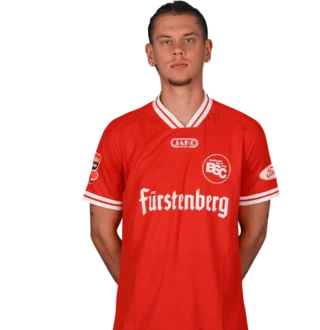 Portraitfoto von Laurin Tost im Trikot des Bahlinger SC