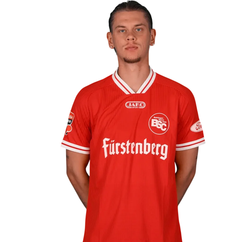 Portraitfoto von Laurin Tost im Trikot des Bahlinger SC