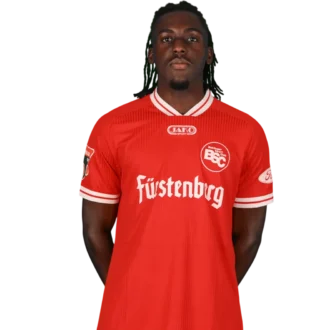 Portraitfoto von Logan Bouebari im Trikot des Bahlinger SC