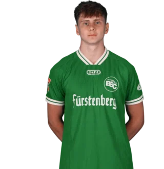 Portraitfoto von Luca Volk im Trikot des Bahlinger SC