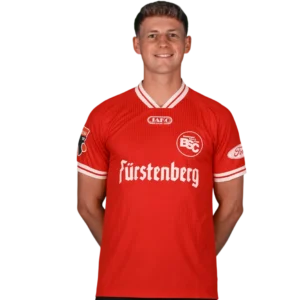 Portraitfoto von Marco Bauer im Trikot des Bahlinger SC