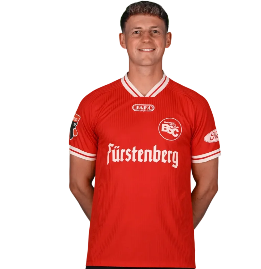Portraitfoto von Marco Bauer im Trikot des Bahlinger SC