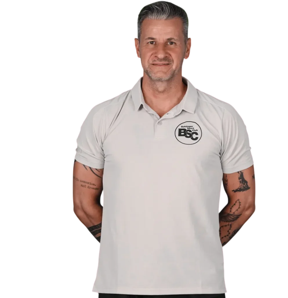 Portraitfoto von Marco Schneider im Polo des Bahlinger SC