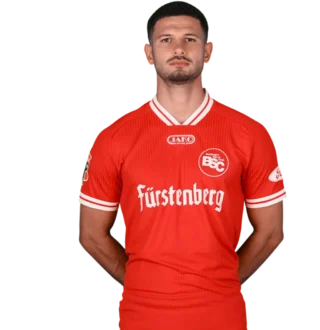 Portraitfoto von Nicolas Garcia-Stein im Trikot des Bahlinger SC