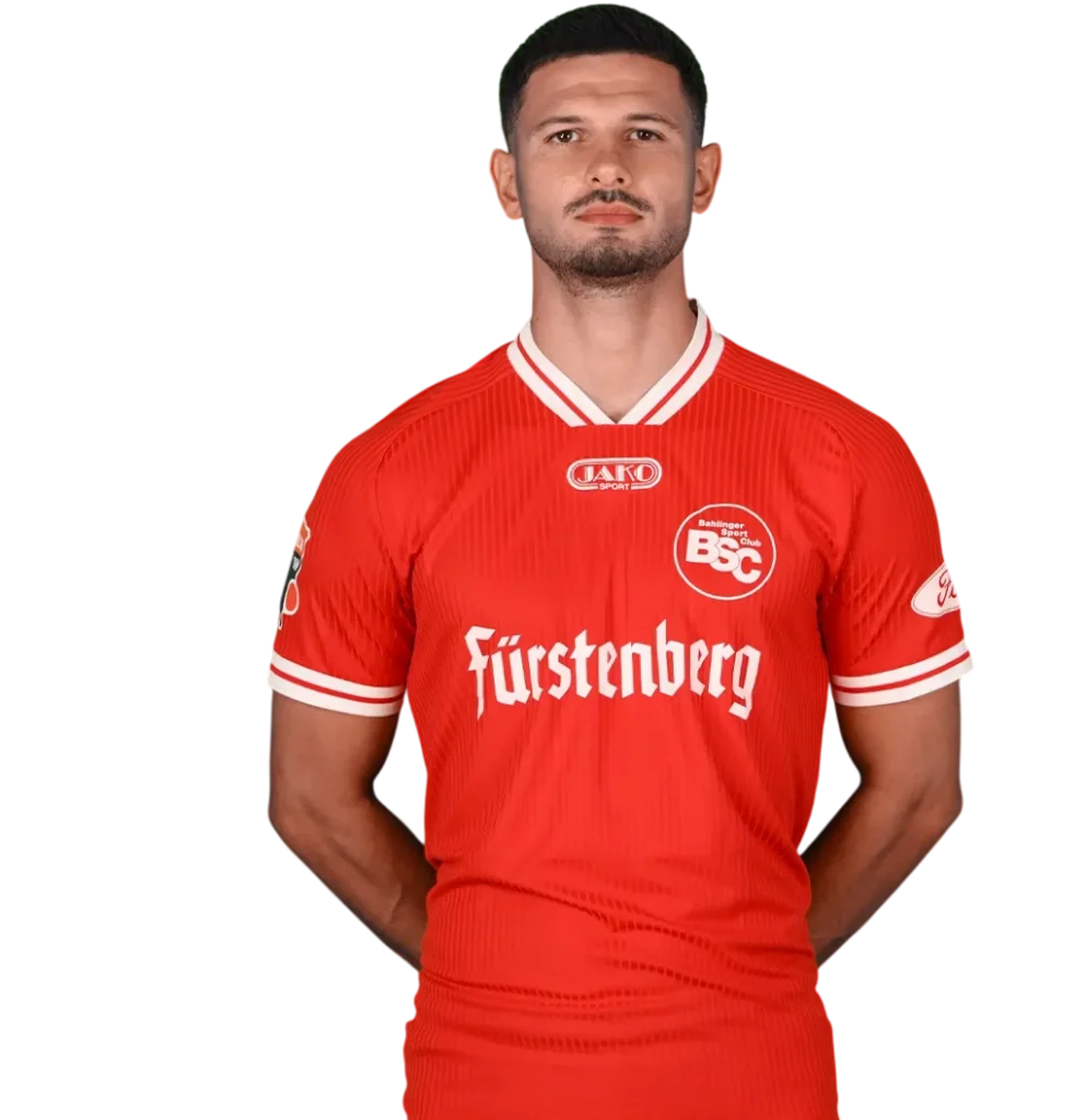 Portraitfoto von Nicolas Garcia-Stein im Trikot des Bahlinger SC
