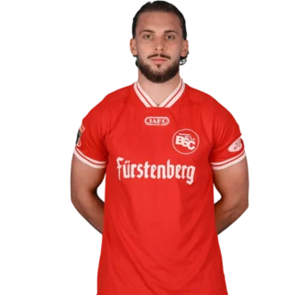 Portraitfoto von Nikita Ebel im Trikot des Bahlinger SC