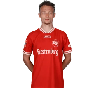 Portraitfoto von Rico Wuttke im Trikot des Bahlinger SC