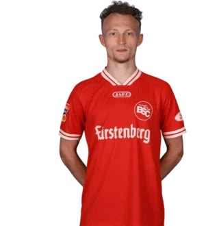 Portraitfoto von Rico Wuttke im Trikot des Bahlinger SC