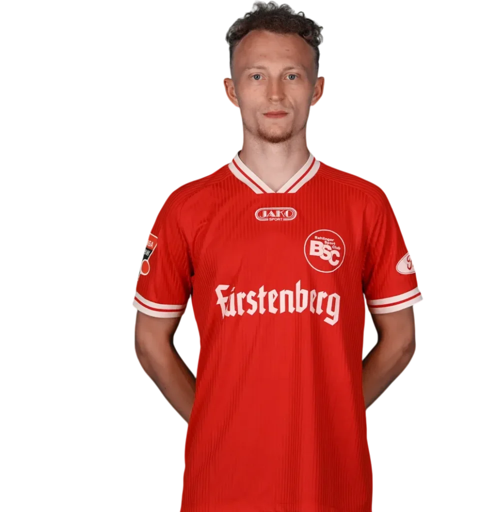 Portraitfoto von Rico Wuttke im Trikot des Bahlinger SC