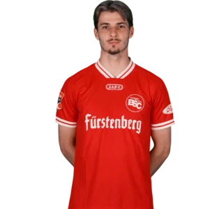 Portraitfoto von Robert Geller im Trikot des Bahlinger SC