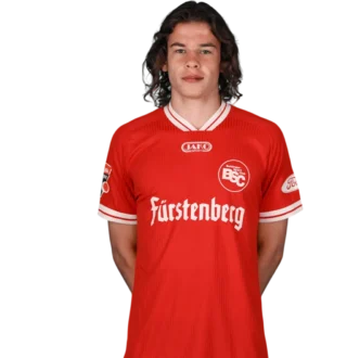 Portraitfoto von Silas Drumm im Trikot des Bahlinger SC