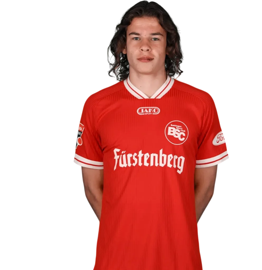 Portraitfoto von Silas Drumm im Trikot des Bahlinger SC