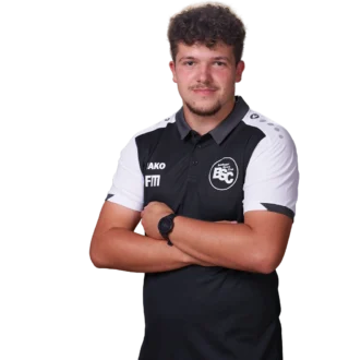 Jugendtrainer Fabian Müller im offiziellen BSC Shirt 2026