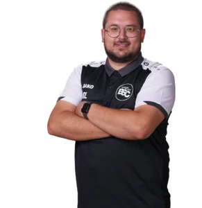 Jugendtrainer Nico Leber im offiziellen BSC Shirt 2026