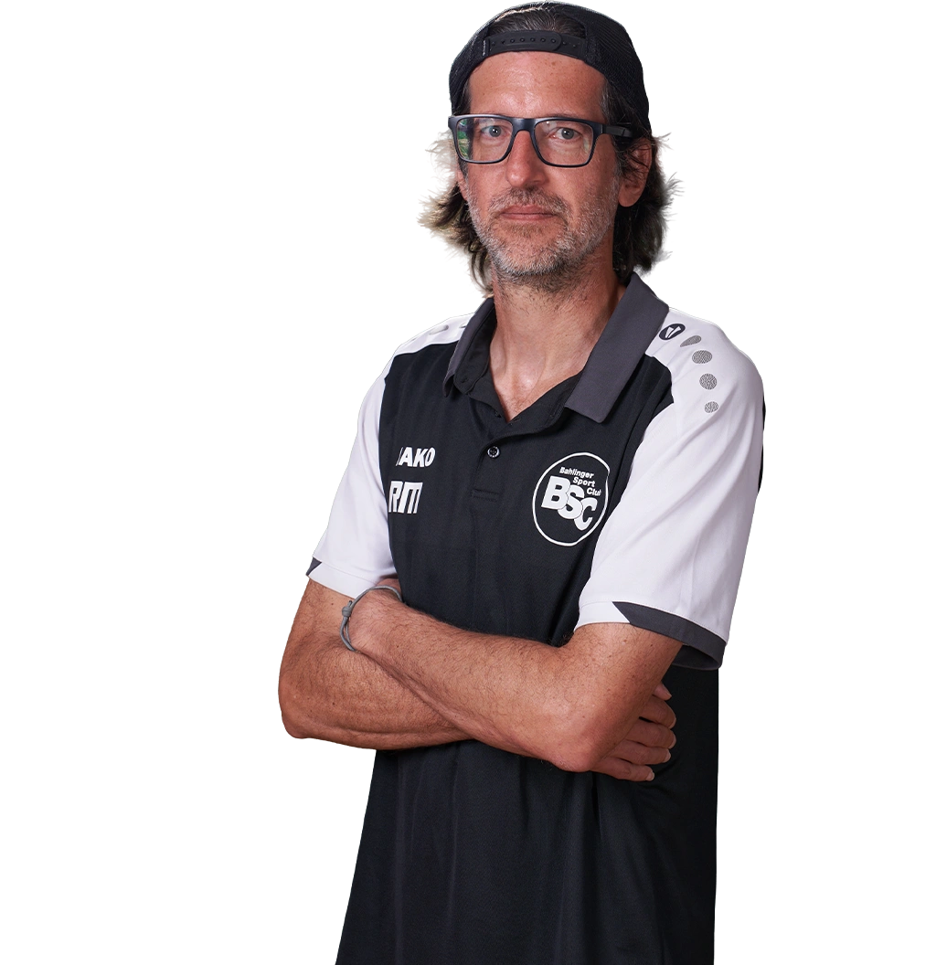 Jugendtrainer Ralf Müller im offiziellen BSC Shirt 2026