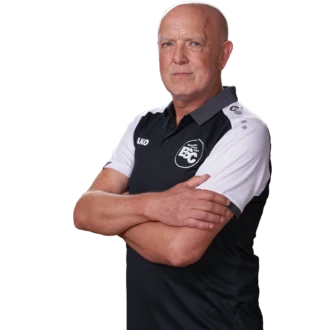Torwarttrainer Udo Götz im offiziellen BSC Shirt 2026